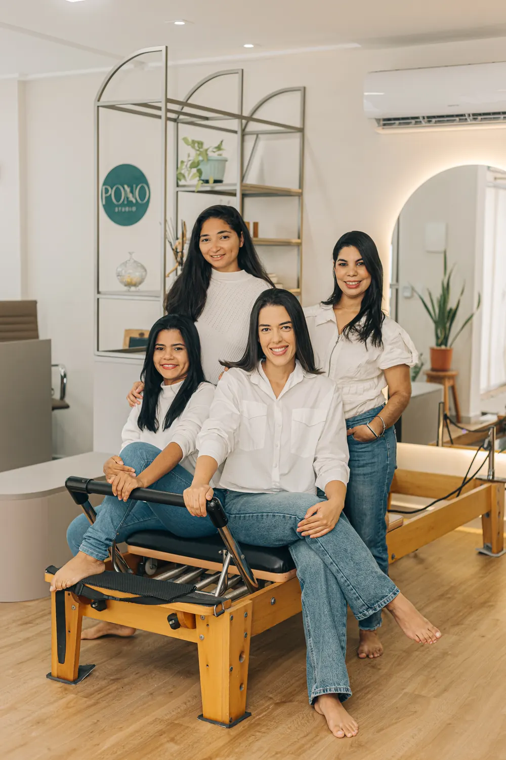 Equipe profissional da PONO Studio no estúdio